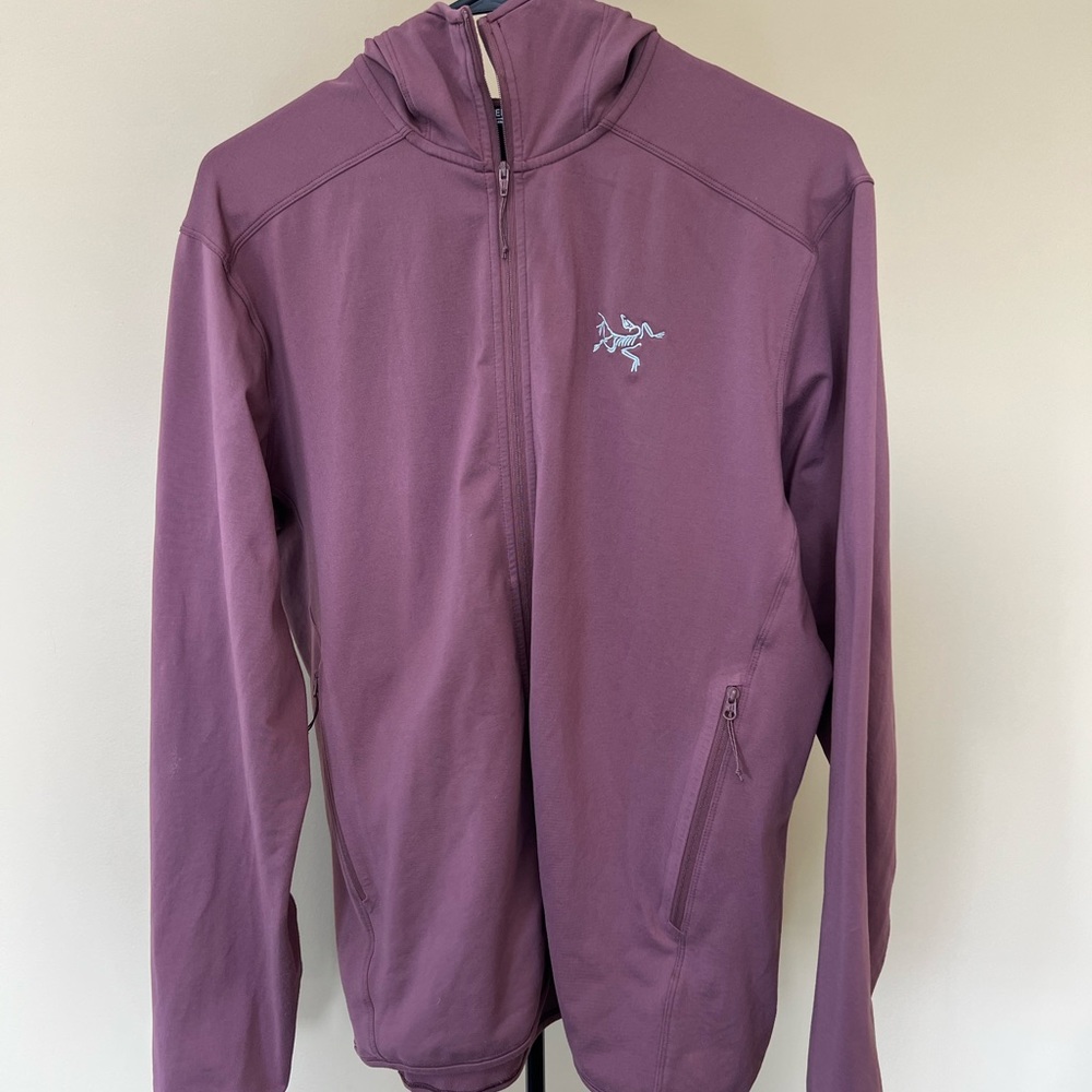 Arc’teryx Men’s Medium Kyanite Hoody color Flux LIKE NEW worn 2-3 times